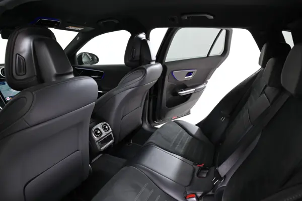 Mercedes-Benz C 300 de AMG Line 26