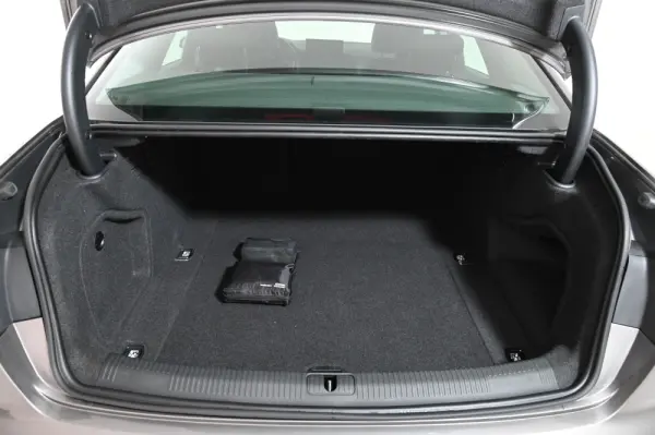 Audi A4 40 TDI S tronic 9