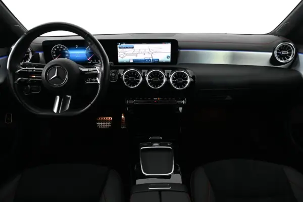 Mercedes-Benz CLA 200 d Shooting Brake AMG Line Aut. 3