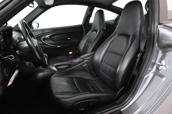 Porsche 911 (996) Carrera 4 Coupé 28