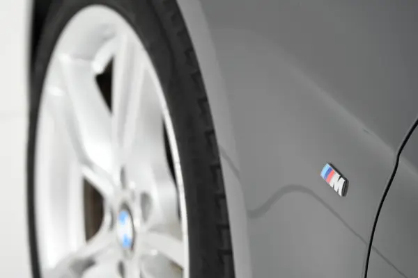 BMW 318 d Pack M Auto 11