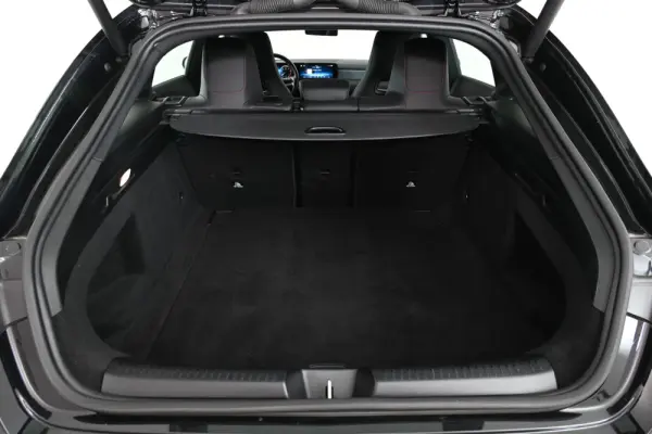 Mercedes-Benz CLA 200 d Shooting Brake AMG Line Aut. 9