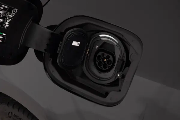 Mercedes-Benz C 300 e AMG Line 16