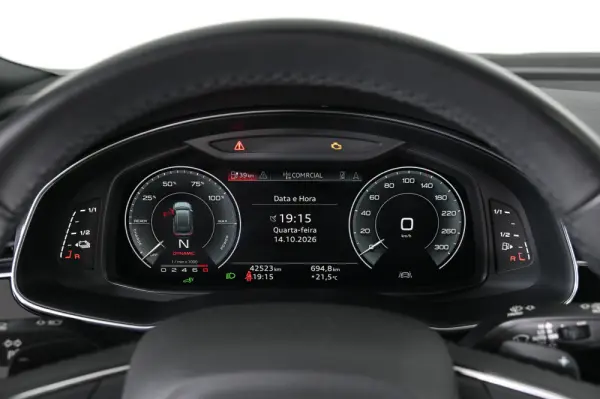 Audi Q8 55 TFSIe quattro Tiptronic 22