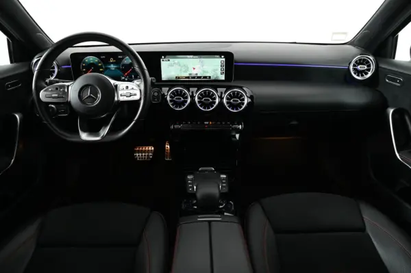 Mercedes-Benz A 180 d AMG Line Aut. 3