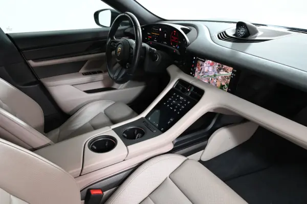 Porsche Taycan Sport Turismo 4S 33