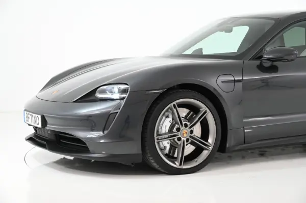 Porsche Taycan Sport Turismo 4S 13