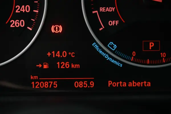 BMW 318 d Pack M Auto 16