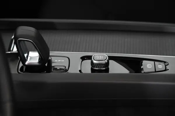 Volvo XC 60 2.0 T6 PHEV Inscription Expression AWD 25