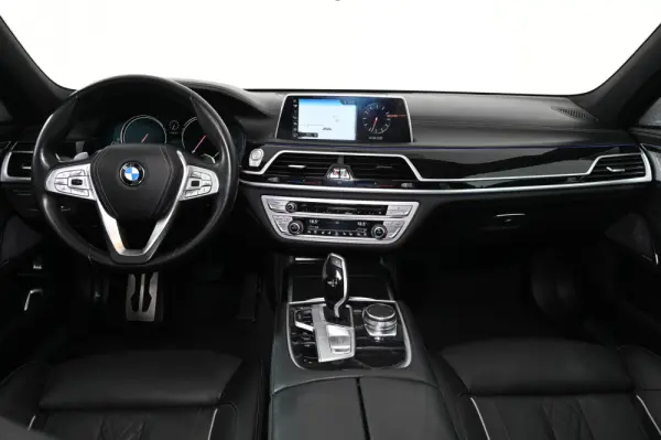 BMW 740 d xDrive Pack M Auto 14