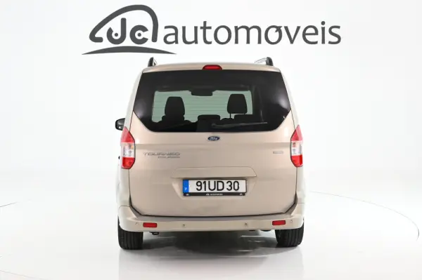 Ford Tourneo Courier 1.0 EcoBoost Titanium 8