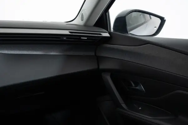 Peugeot 308 1.2 PureTech Allure Pack 31