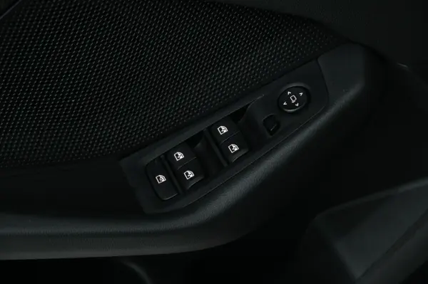 BMW 116 i Advantage Auto 24