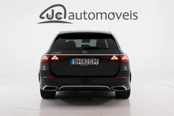 Mercedes-Benz E 300 e AMG Line 8