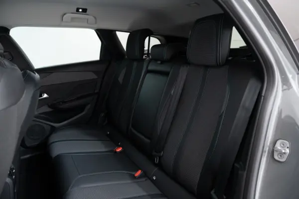 Peugeot 308 1.6 Hybrid Allure e-EAT8 28