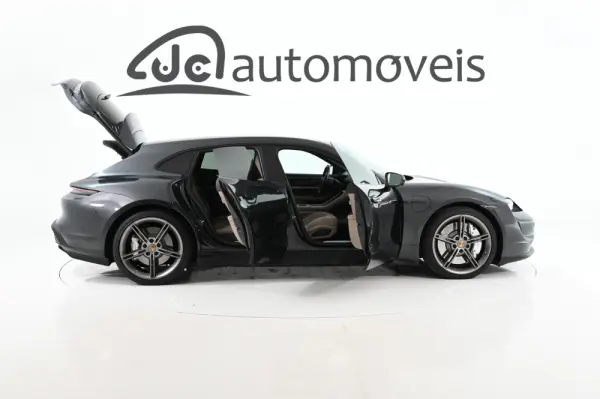 Porsche Taycan Sport Turismo 4S 6