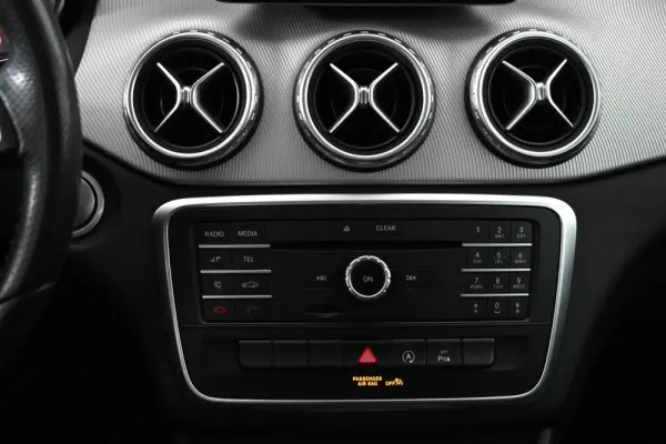 Mercedes-Benz GLA 180 d AMG Line 20