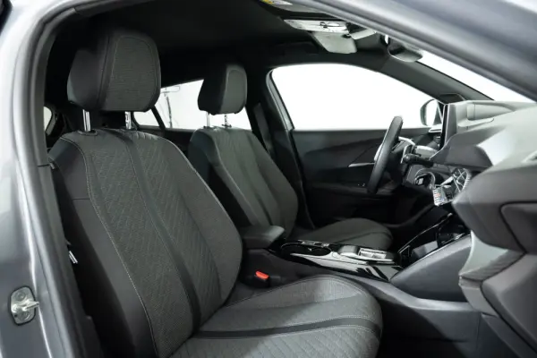 Peugeot 2008 1.2 PureTech Allure Pack EAT8 4