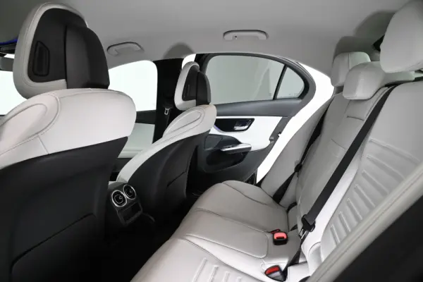 Mercedes-Benz C 300 de AMG Line 19