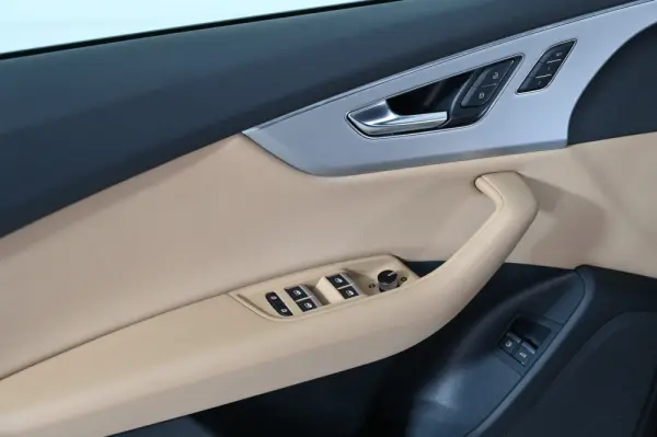Audi Q8 55 TFSIe quattro Tiptronic 34