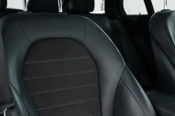 Mercedes-Benz C 300 e AMG Line 33