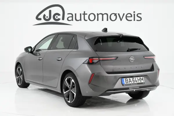 Opel Astra 1.2 T Elegance 4