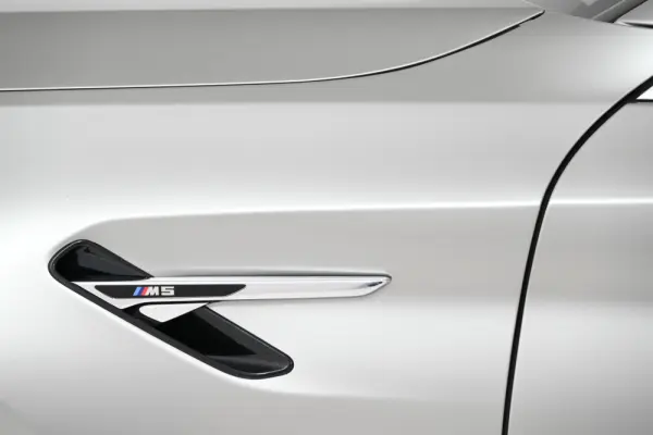 BMW M5 Standard 16