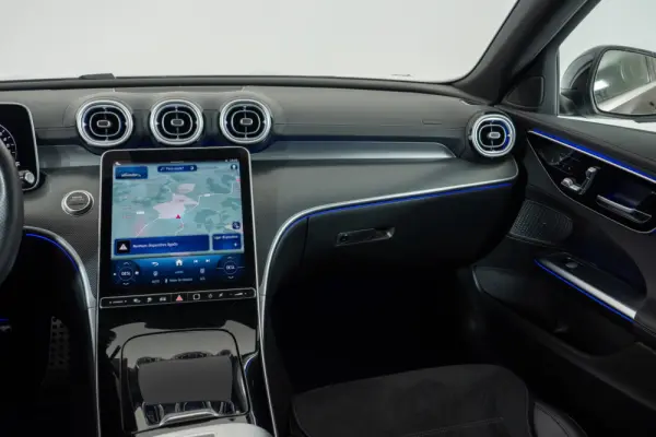 Mercedes-Benz C 300 e AMG Line 4