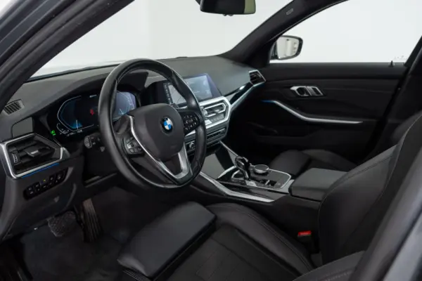 BMW 320 e Corporate Edition Auto 21