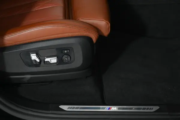 BMW X5 50 e xDrive Edição Desportiva M 22