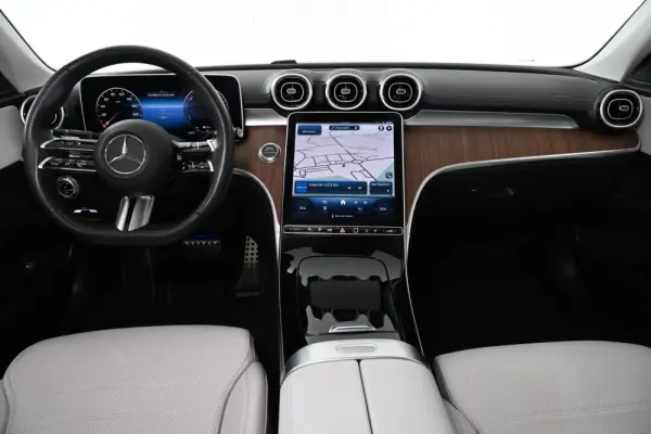 Mercedes-Benz C 300 de AMG Line 3