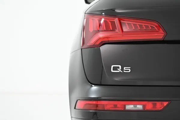 Audi Q5 2.0 TDI Sport 10