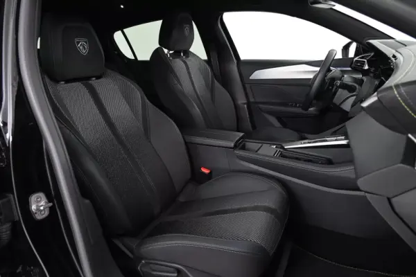 Peugeot 308 1.6 Hybrid GT Pack e-EAT8 4