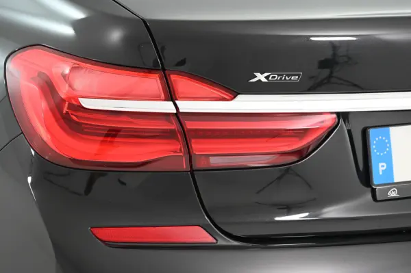 BMW 740 d xDrive Pack M Auto 9