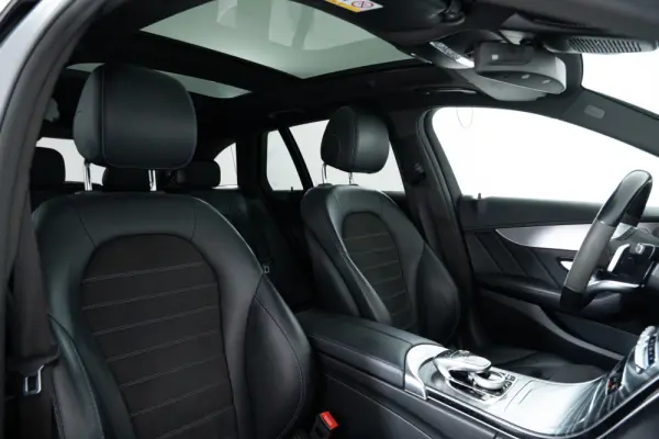 Mercedes-Benz C 300 e AMG Line 4