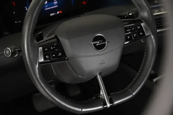 Opel Astra 1.2 T Elegance 15