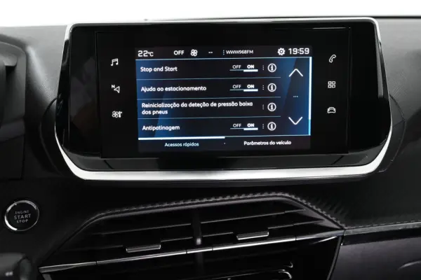 Peugeot 2008 1.2 PureTech Allure Pack 18
