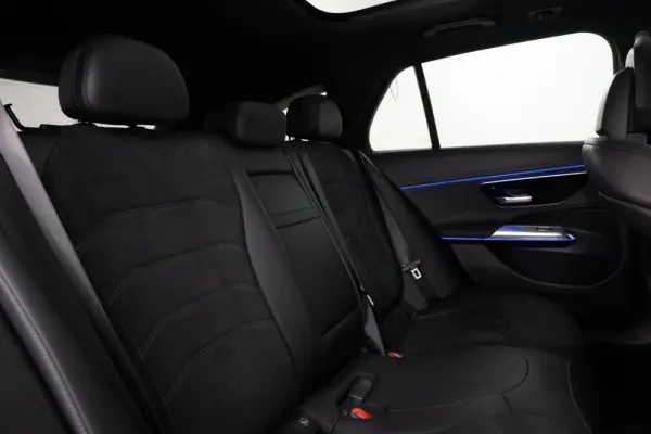 Mercedes-Benz E 300 e AMG Line 29