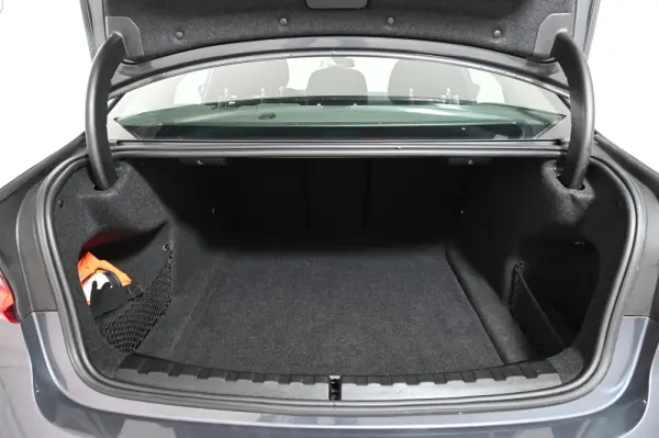 BMW 318 d Auto 9
