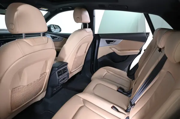 Audi Q8 55 TFSIe quattro Tiptronic 33