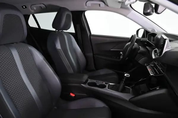 Peugeot 2008 1.2 PureTech Allure Pack 20