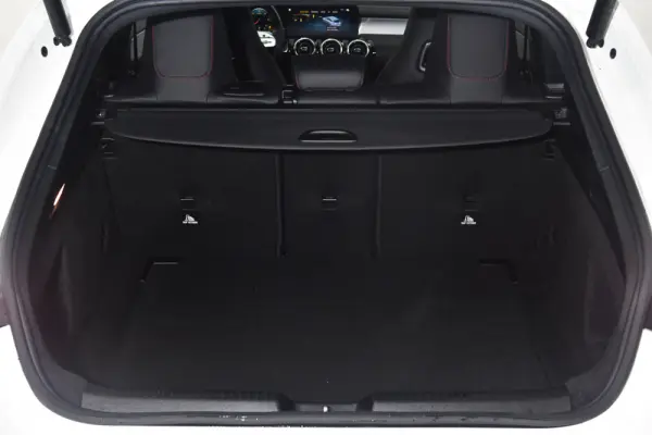 Mercedes-Benz CLA 180 d Shooting Brake AMG Line Aut. 9