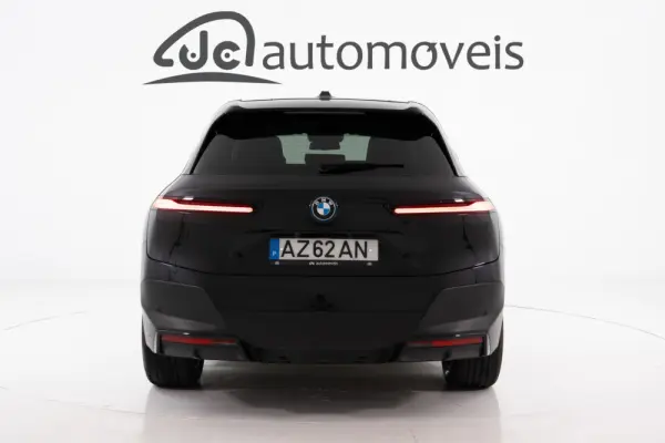 BMW iX xDrive 40 8