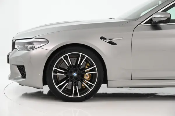BMW M5 Standard 17