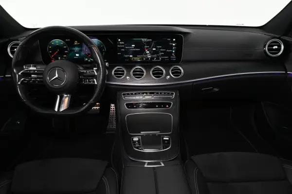 Mercedes-Benz E 300 de AMG Line 3
