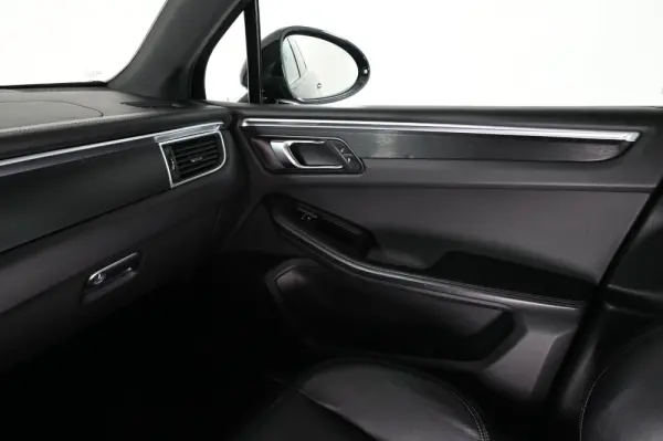 Porsche Macan GTS PDK 22