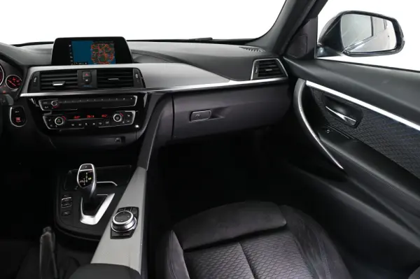 BMW 320 d Pack M Auto 16