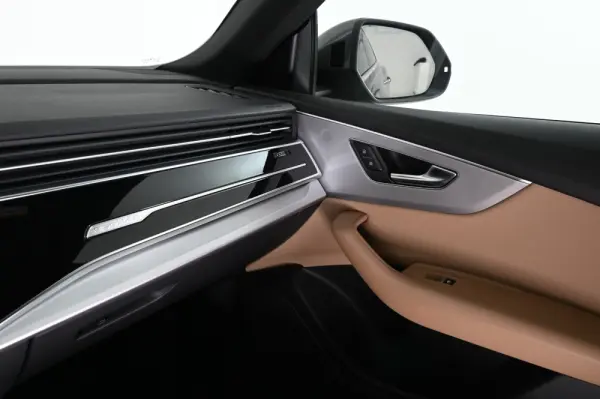 Audi Q8 55 TFSIe quattro Tiptronic 38