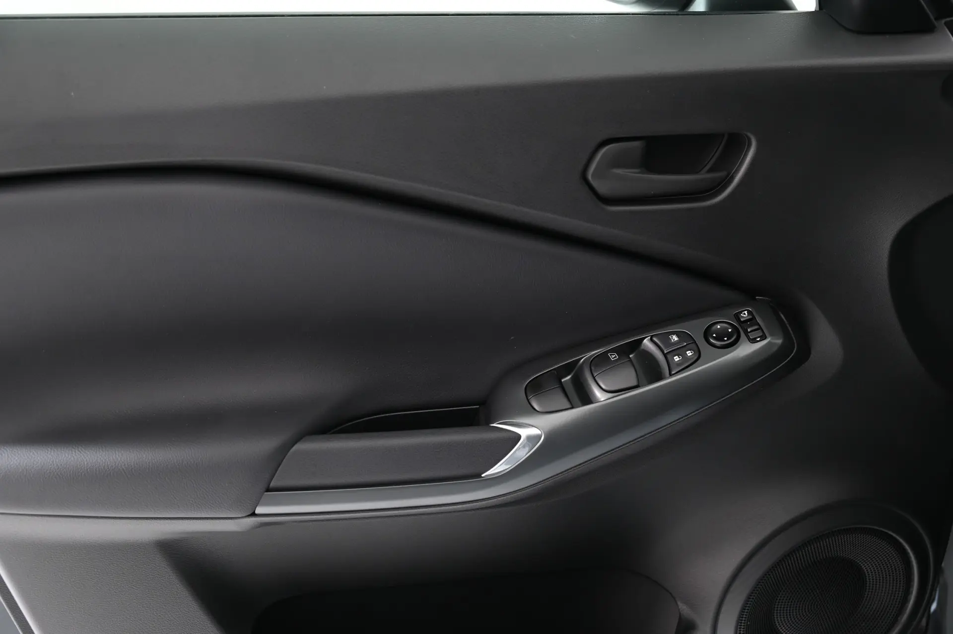 Nissan Juke 1.0 DIG-T N-Connecta DCT 27