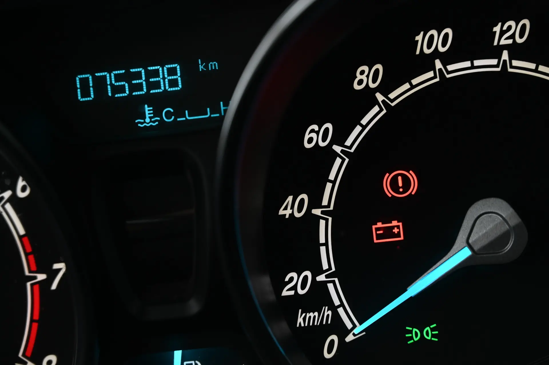 Ford Tourneo Courier 1.0 EcoBoost Titanium 17